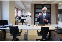 Qokat me punë në administratë para zgjedhjeve zhytën institucionet në borxhe!