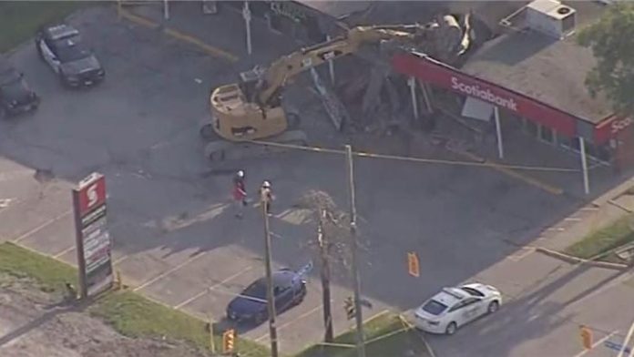 excavatorintobankportunion-june23
