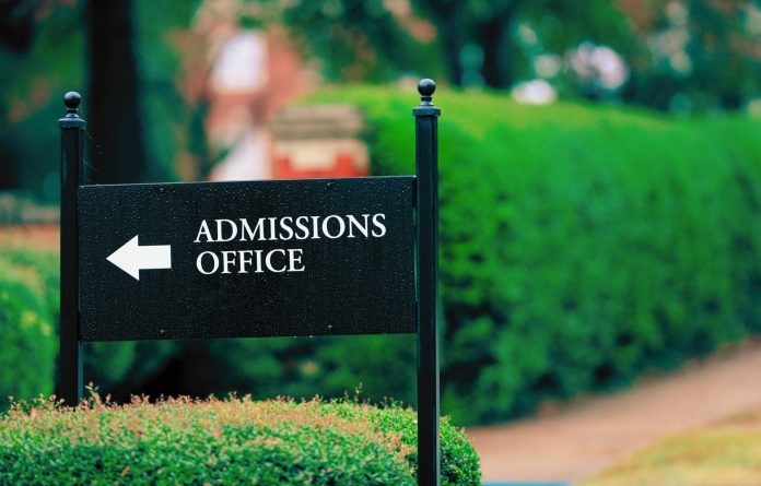 college-admissions-0926-g1060184852