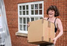 She Started a Side Hustle Moving Women Out After Breakups. She Now Makes $13,00 a Month.